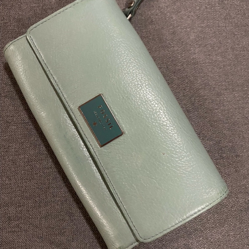 Women’s fossil wallet